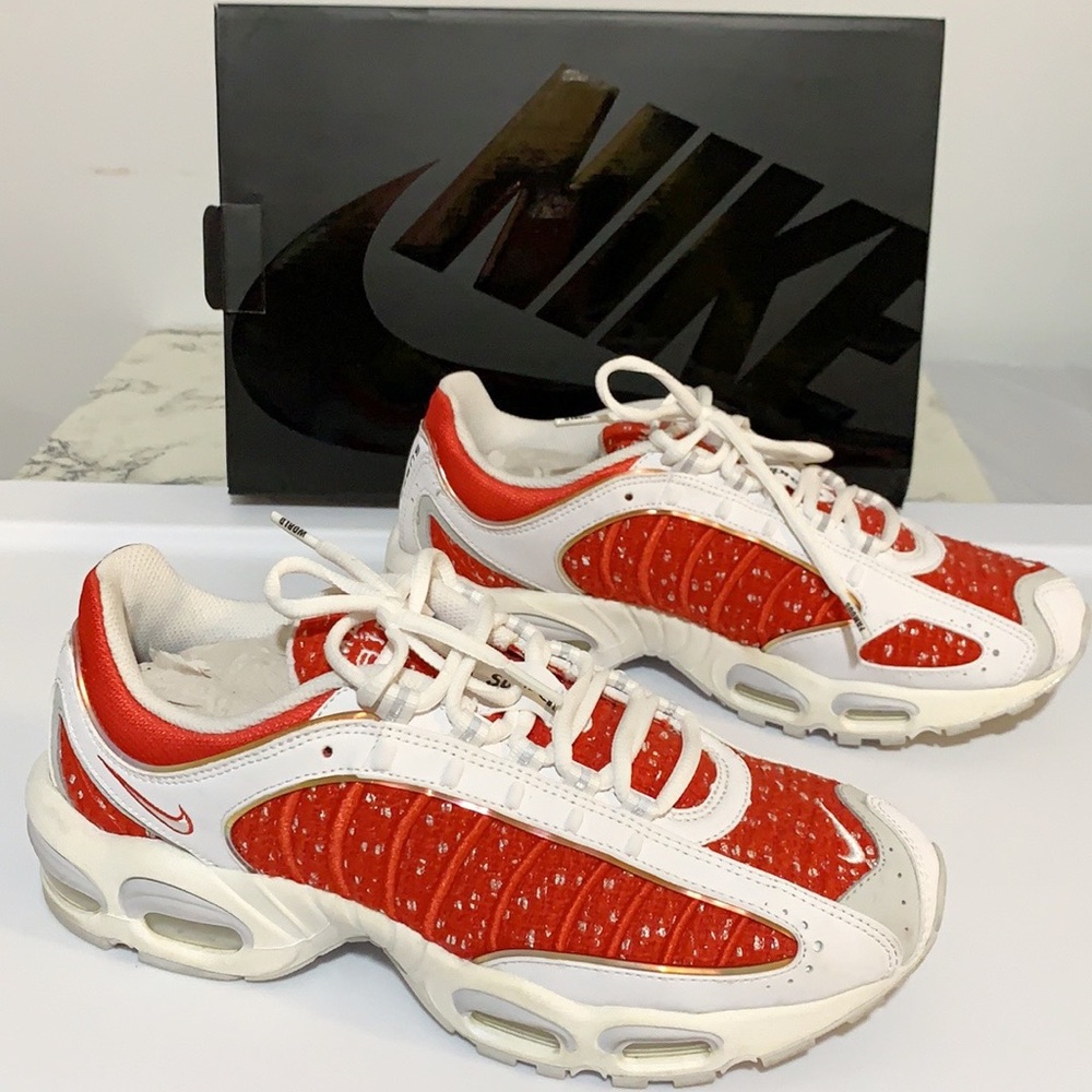 Supreme x Nike Air Max Tailwind IV Red White - Picture 2 of 16